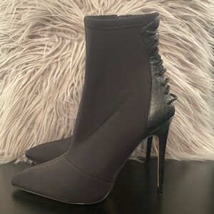 Black Heeled Boots with Stiletto Heel and Lace-Up Detail